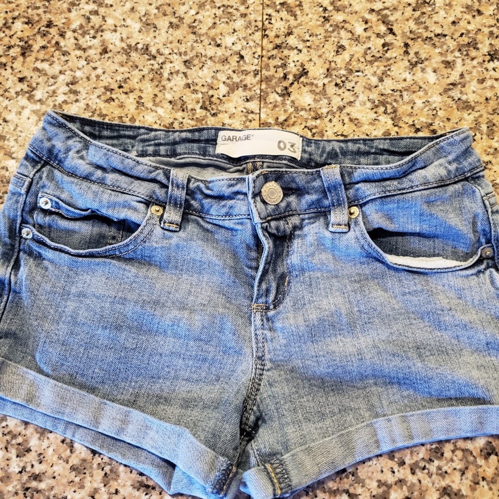 Women's Garage flirty shorts size 3